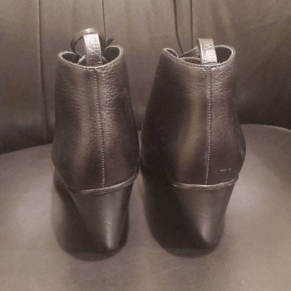 COLE HAAN Balthasar Chukka Leather Wedge Ankle Boots - Size 8 1/2 - Picture 3 of 11